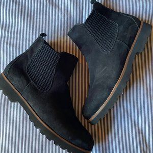 Earthies Black Chelsea Boot size 9.5